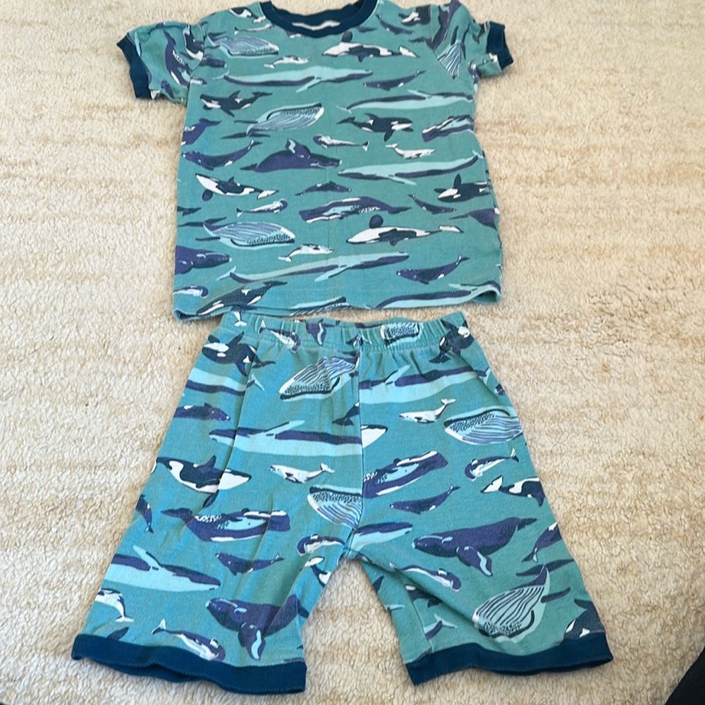 Amazon essentials pajama set- short sleeve/shorts! Excellent condition!